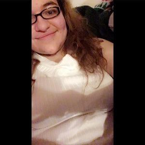 Meet your Posher, Jenn